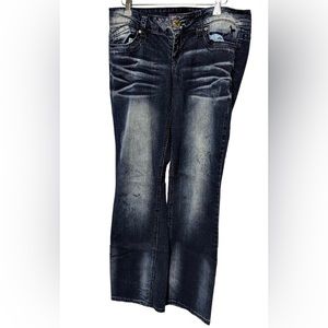 CURVY BOOT CUT JEANS